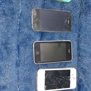 Apple Black and White Cell Phones